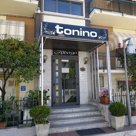 Отель Tonino 2*